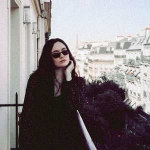 Meet your Posher, Briana